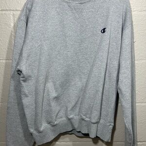 Champion Men's Gray Sweater: Size Medium